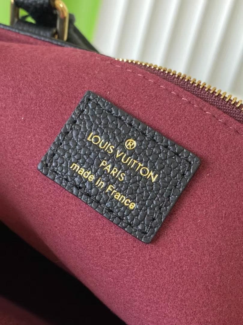 Louis Vuitton黒いハンドバッグ