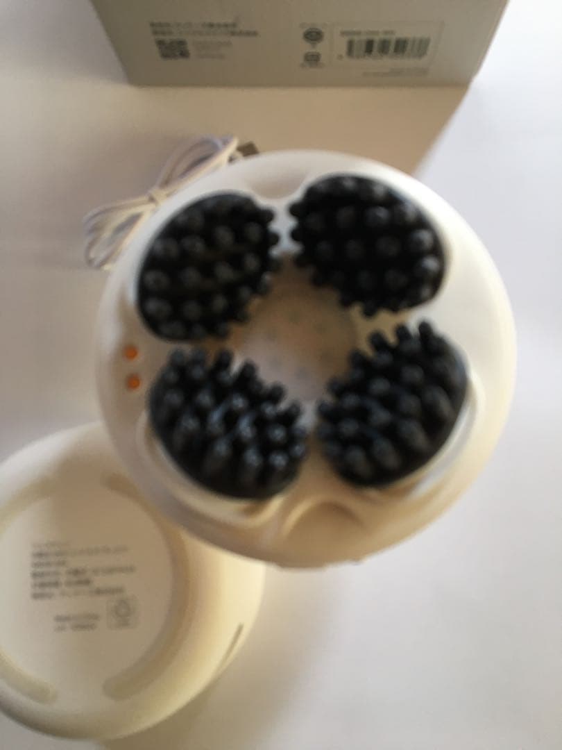 フェスティノ充電式EMSヘッドスパ　プレミア(ホワイト)