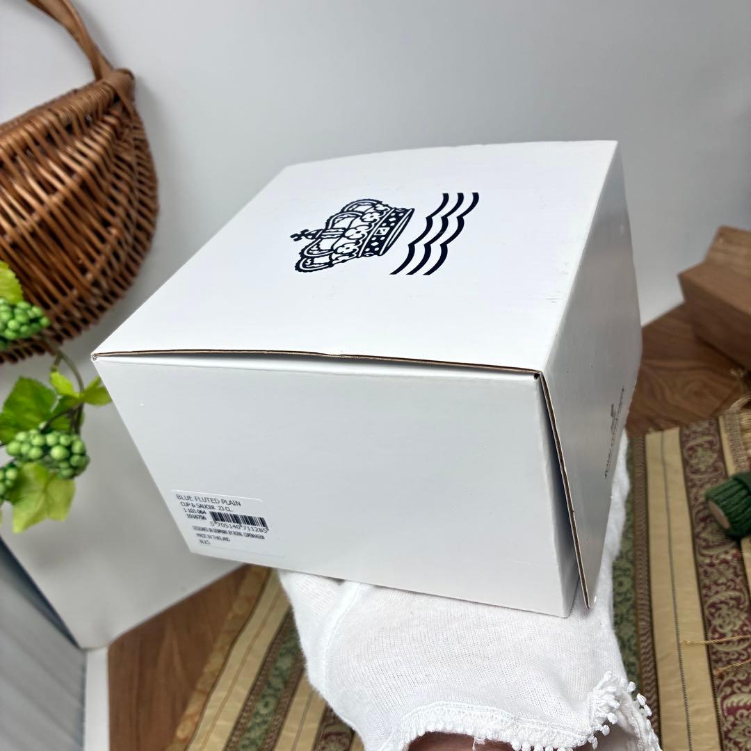 新品未使用　ロイヤルコペンハーゲン ブルーフルーテッド カップ&ソーサー　箱付き