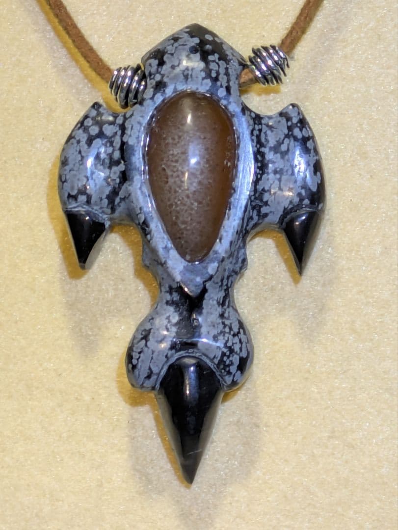 恐竜足型　ネックレス　ペンダント