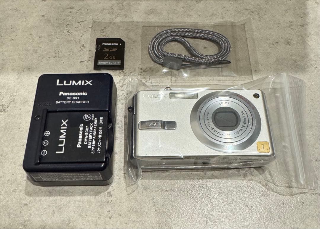 美品＊Panasonic LUMIX DMC-FX7 シルバー