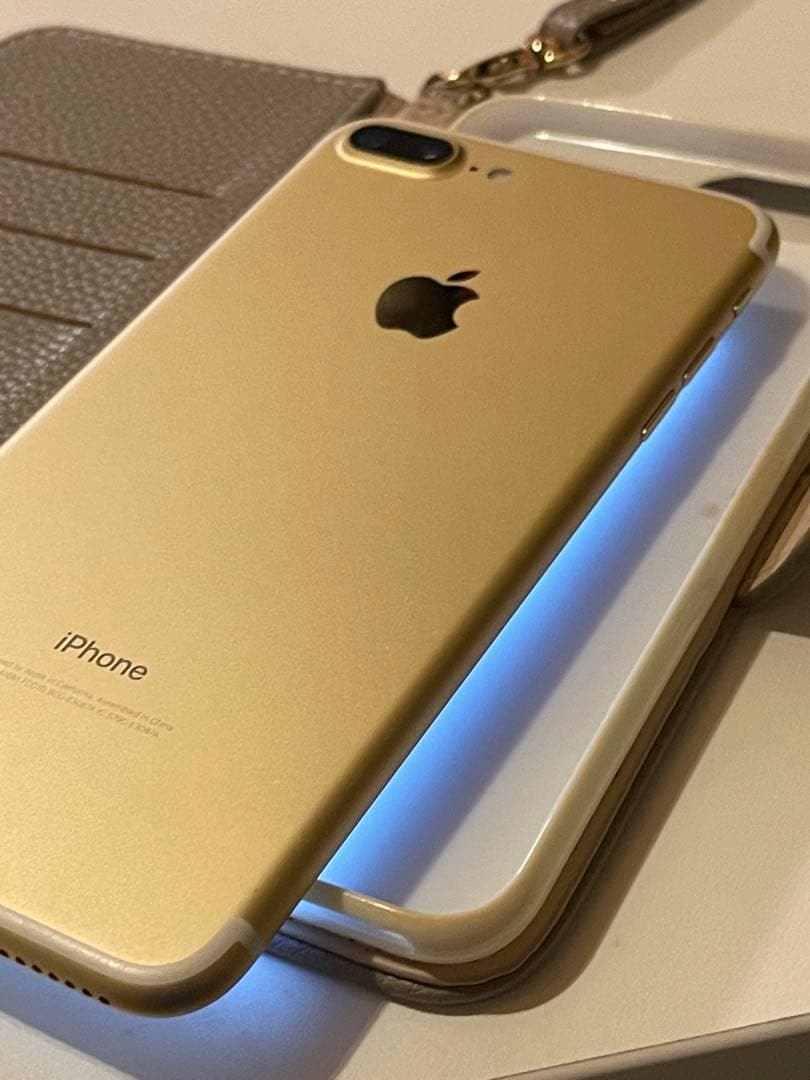 アキオさん専用 シャッター音なし iPhone7+ 128GB SIM フリー