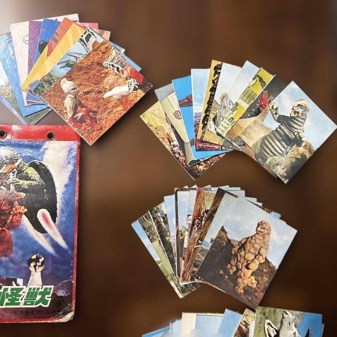 仕*人様 d249 ウルトラマン 大怪獣　ミニカード約157枚　アルバム６冊