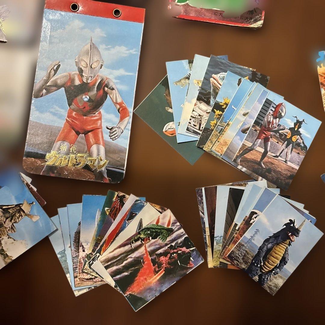 仕*人様 d249 ウルトラマン 大怪獣　ミニカード約157枚　アルバム６冊
