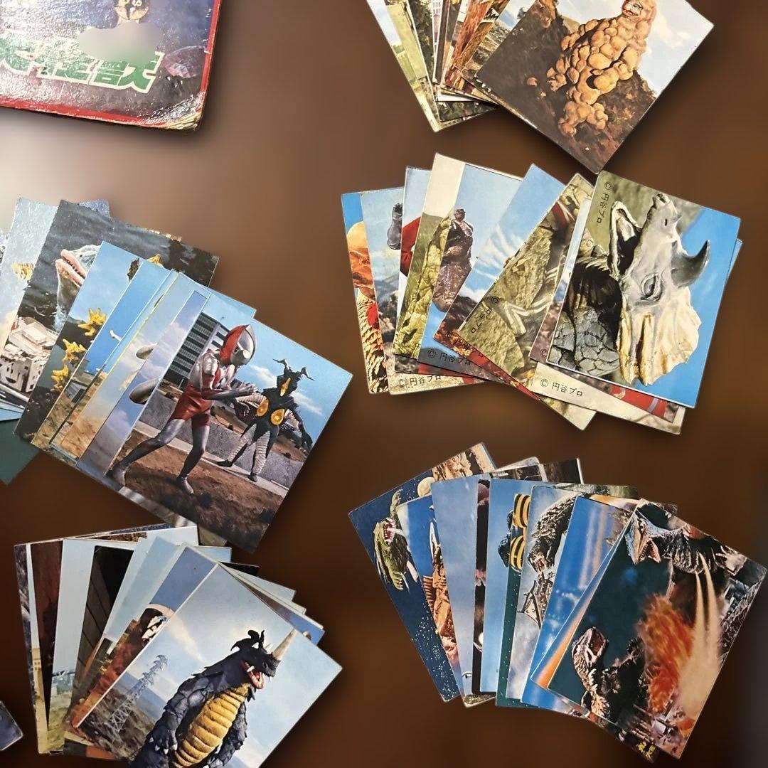 仕*人様 d249 ウルトラマン 大怪獣　ミニカード約157枚　アルバム６冊