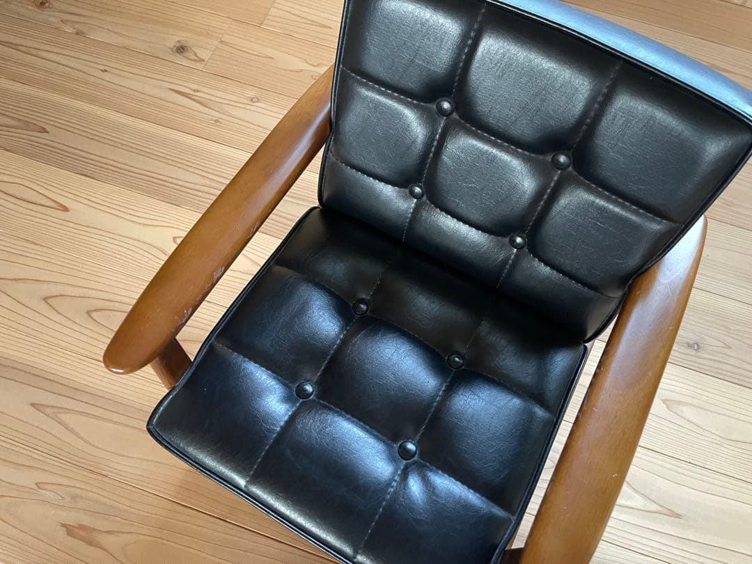 カリモク60 Kチェアミニ　子供用 1人掛けソファ 黒