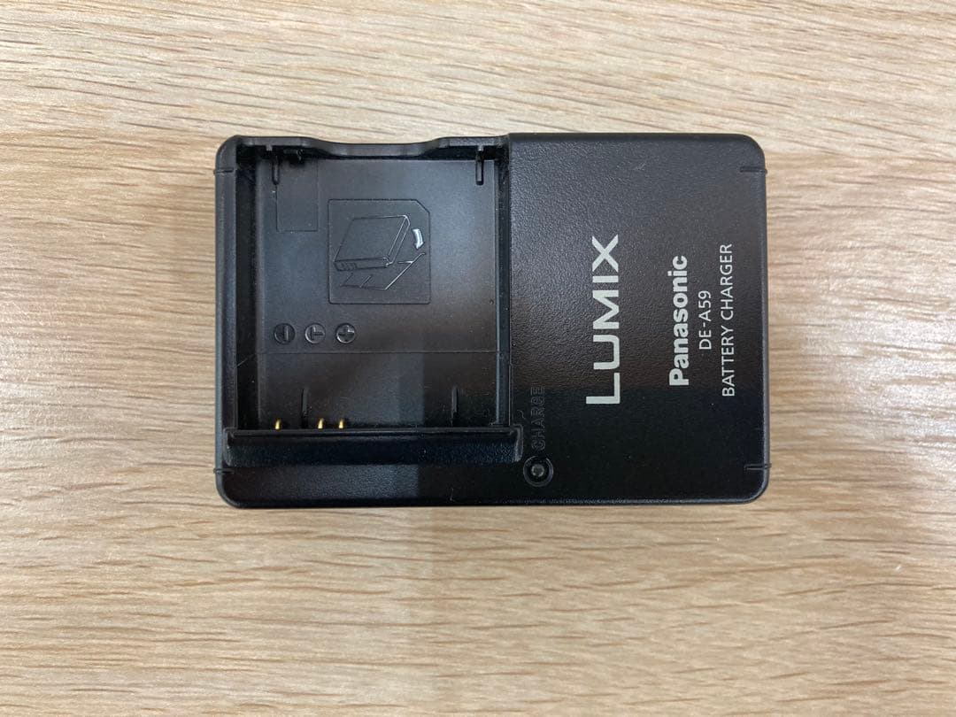 【Panasonic 】デジカメLUMIX　DMC-FX66 14メガピクセル
