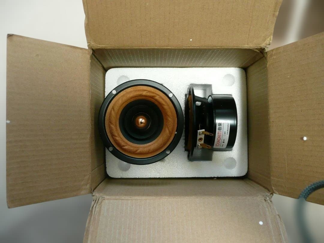 【アカシアがお似合いのユニット！！】 ★ エンクロージャー/８㎝ ユニット搭載