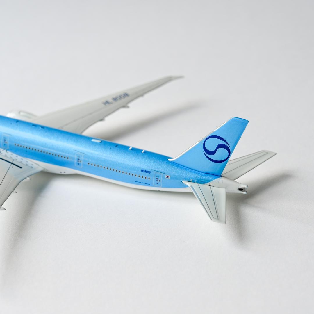 ★猫好きマー君様★大韓航空 B777-300ER 新塗装 ギア着脱可 1/400