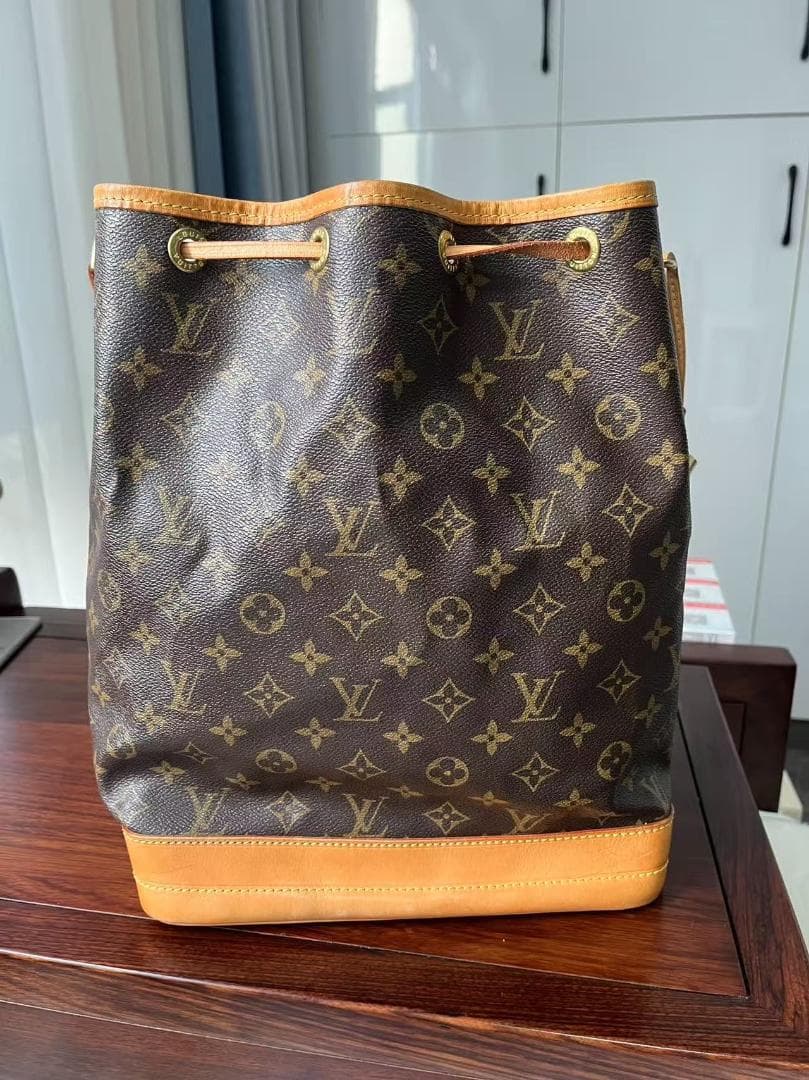 エ ショルダーバッグ モノグラム 巾着型