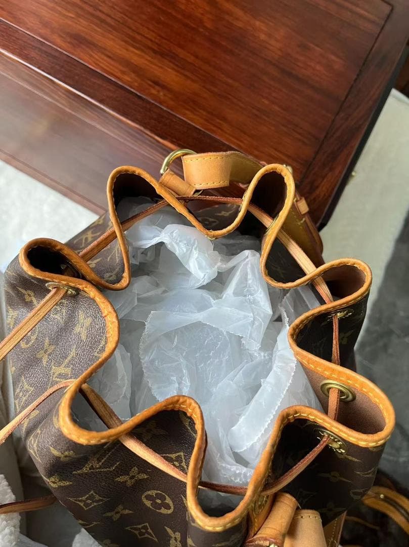 エ ショルダーバッグ モノグラム 巾着型