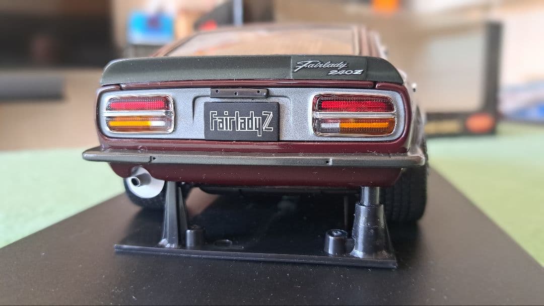 KYOSHO 1/18 NISSAN FAIRLADY 240ZG マルーン