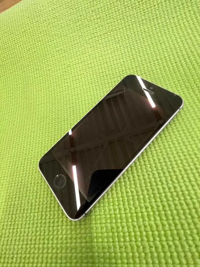 Apple iPhone SE（第1世代）SIMフリー 32GB スペースグレイ