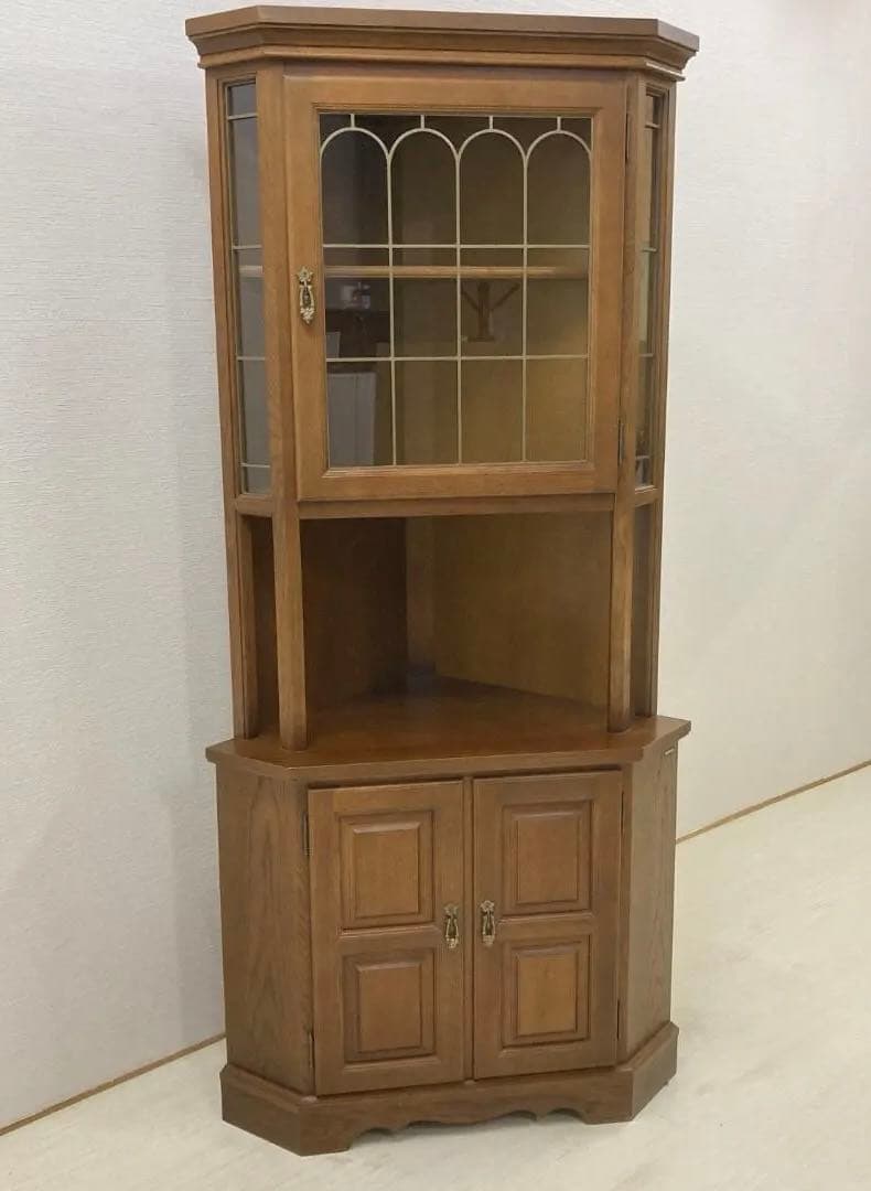【オールドカリモク】コーナーキャビネット　飾り棚　コロニアル
