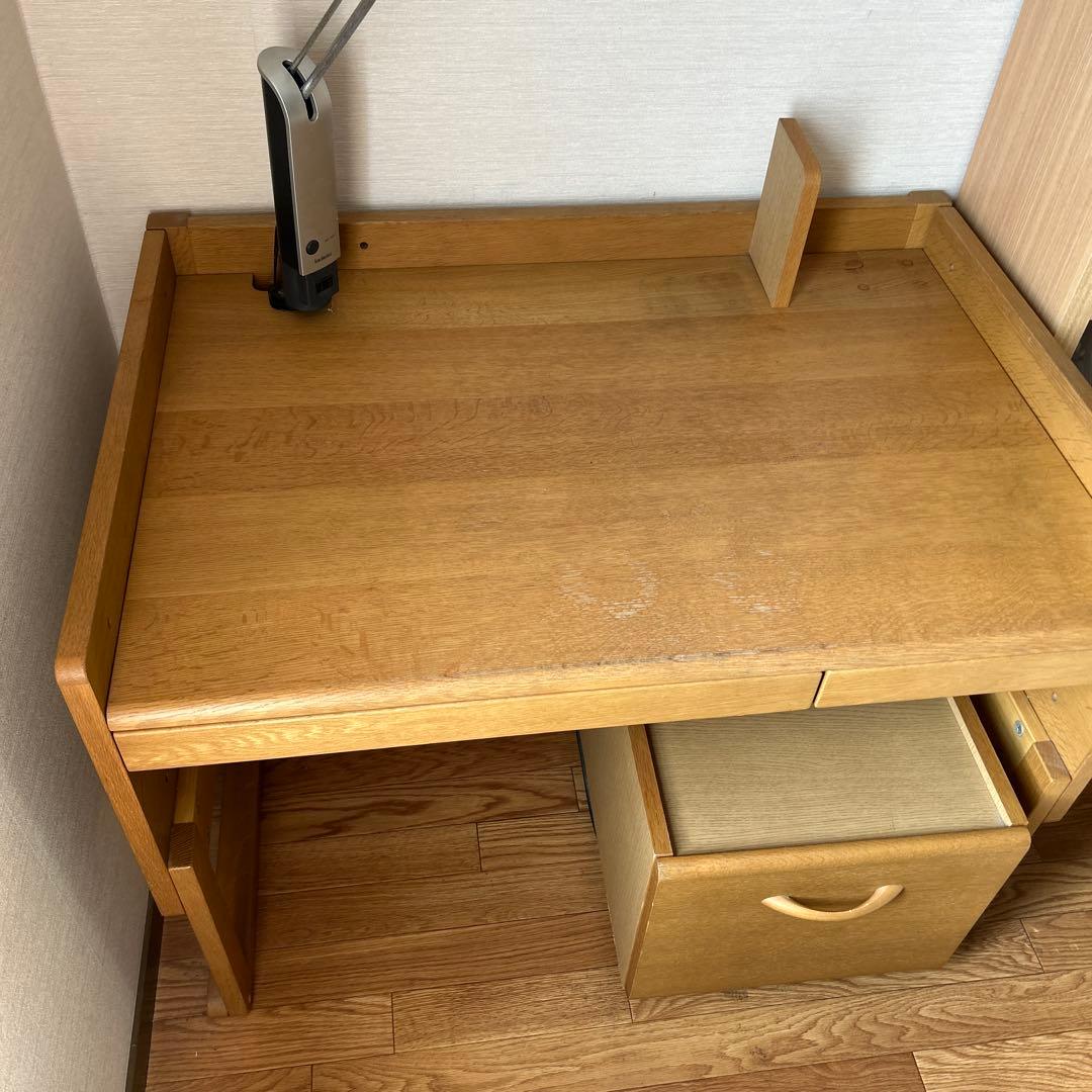 ベネッセカリモク　学習机　引き出し付きデスク
