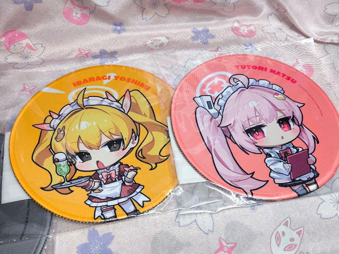ブルーアーカイブ カズサ アイリ ヨシミ ナツ マウスパッド