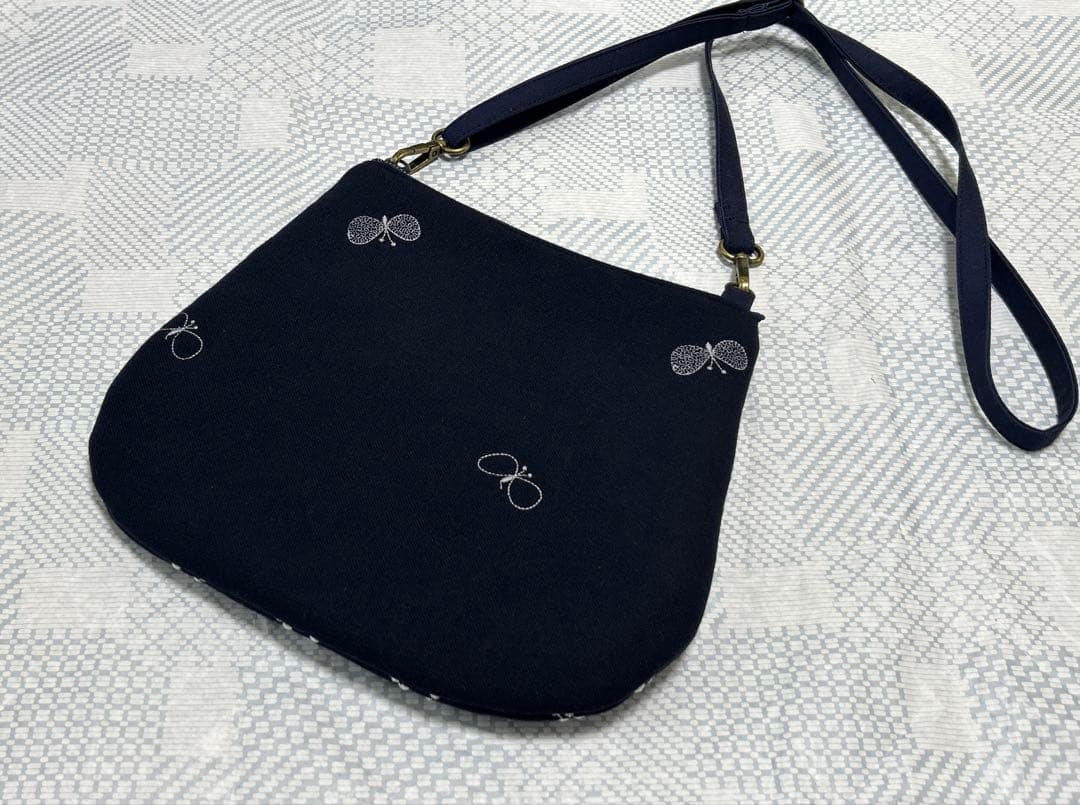 ハンドメイド ミナペルホネン パッチのスマホポシェット L（ファスナータイプ）