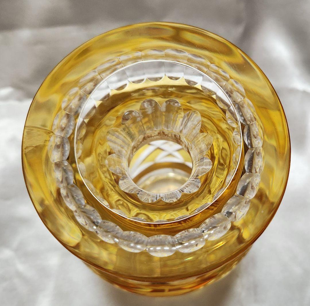 色被せ硝子切子　琥珀色花瓶