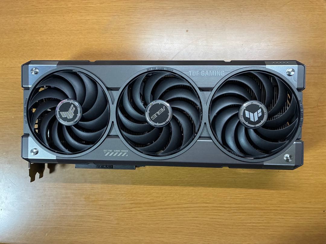 あ*ず様 ASUS TUF GAMING GEFORCE RTX 5070