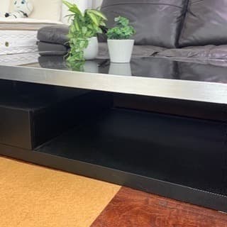 黒のガラスおしゃれなデスクを入荷いたしました！