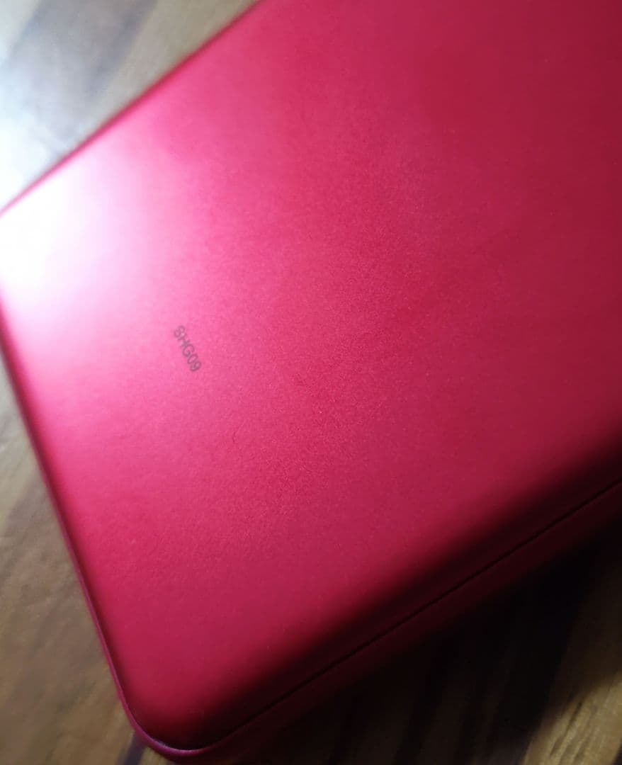 スマートホン　SHG09 BASIO レッド