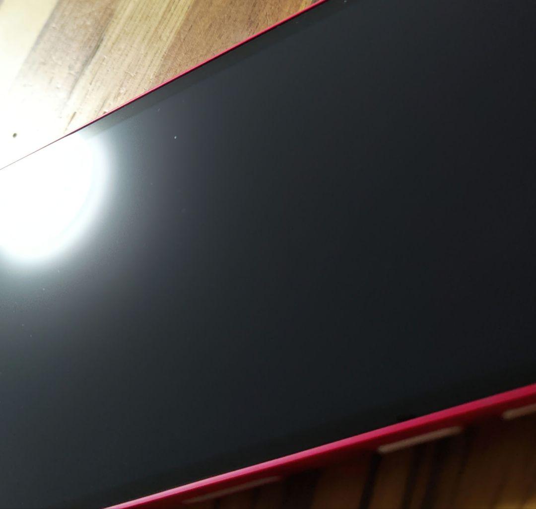 スマートホン　SHG09 BASIO レッド