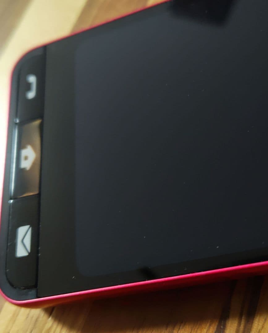スマートホン　SHG09 BASIO レッド
