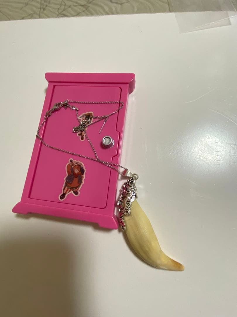 熊牙　熊歯　熊の牙　ツキノワグマ牙　ネックレス　キーホルダー　新作新品　送料無料