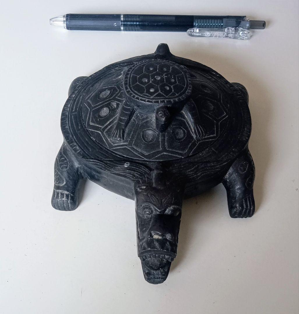 黒い石の亀砚台