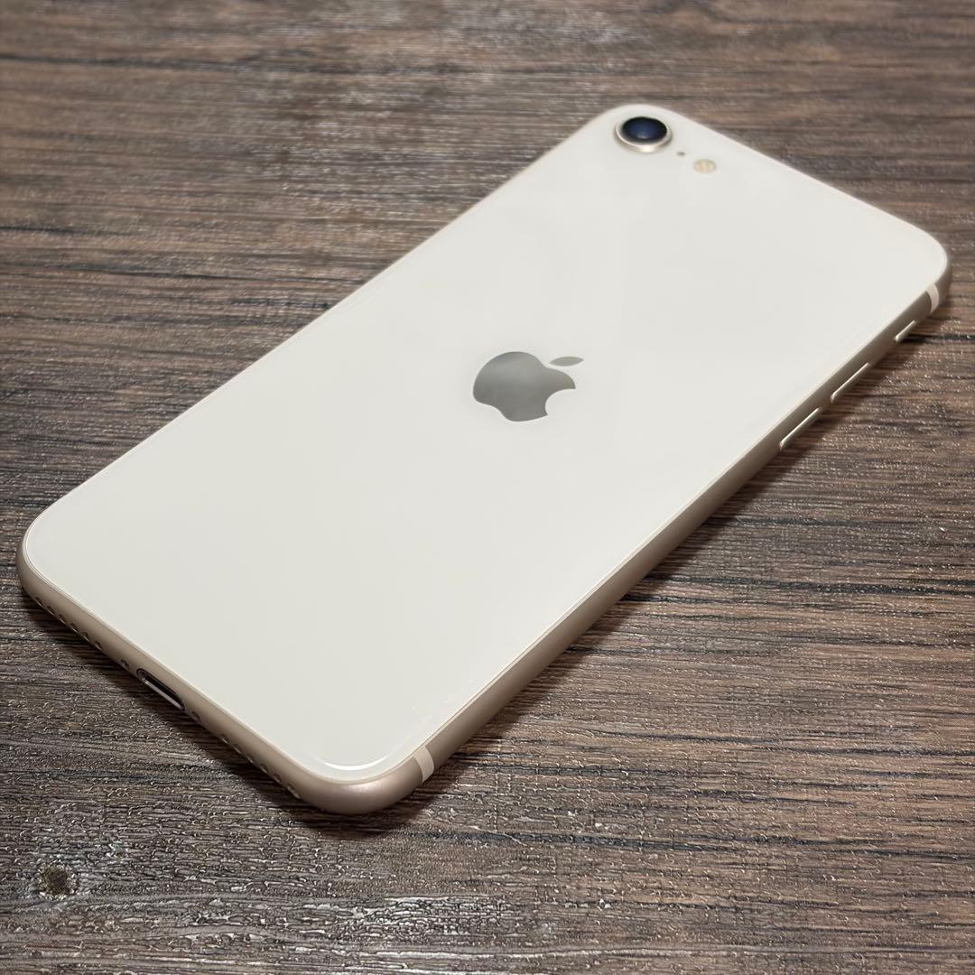 iPhone SE 第3世代　64GB