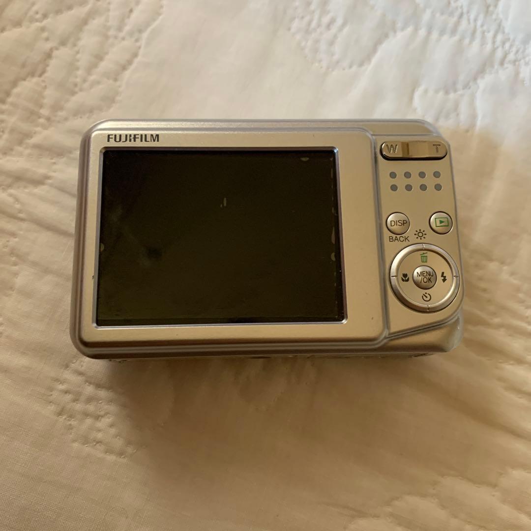 ☆富士フイルム finepix A170☆乾電池式2本