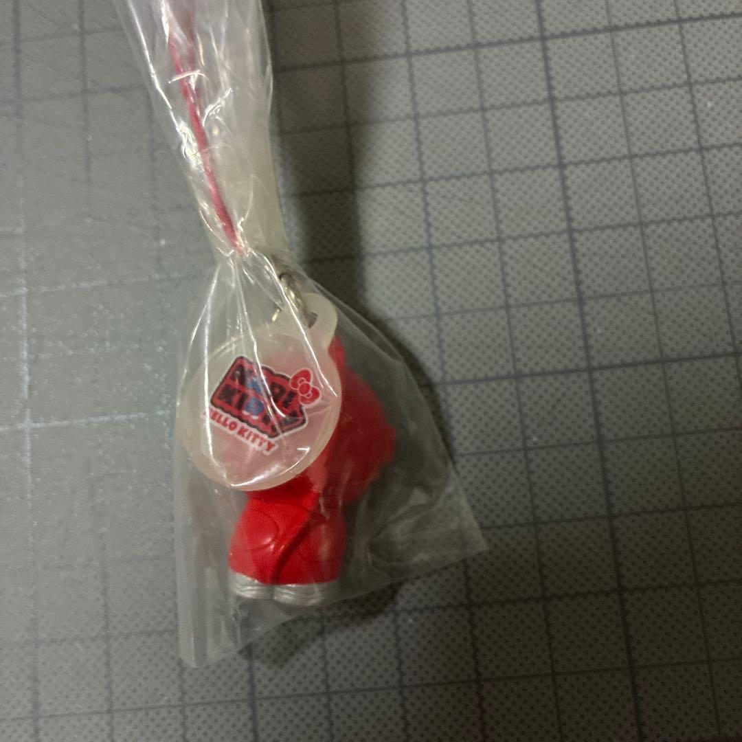 【レア】ハローキティ　なりきりストラップ　ウルトラマンver