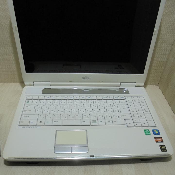 fujitsu BIBLO　AMD ／SSD／4GB／15.6／Win7