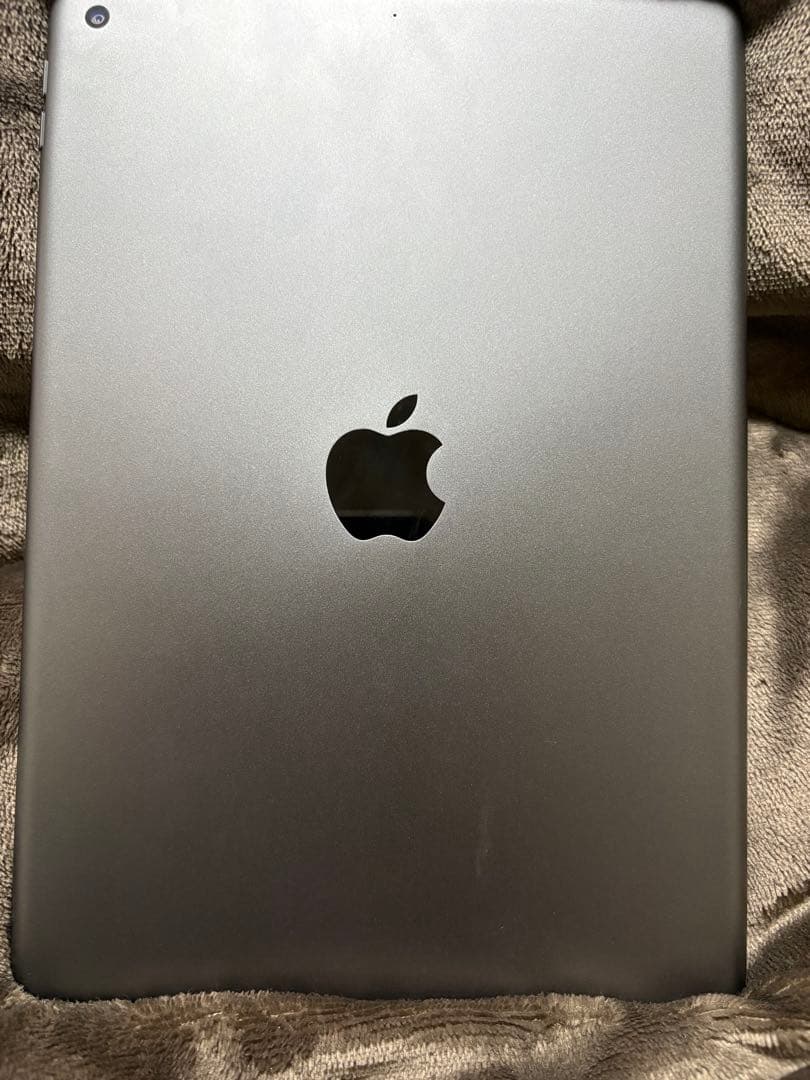 Apple iPad (第8世代) シルバー