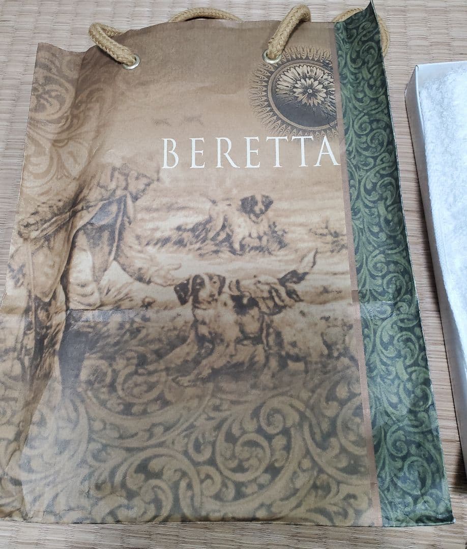 Beretta ベレッタ スポーツリストバンド とタオルギフト