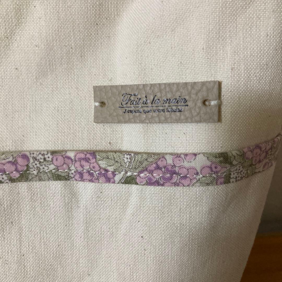 48 ■ポケットいっぱいトートバッグ■ 底板付き　帆布　生成り　ハンドメイド