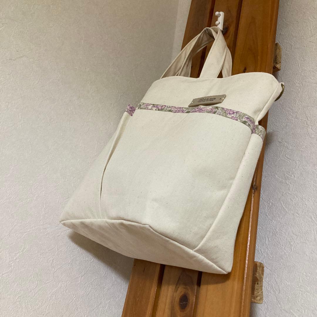 48 ■ポケットいっぱいトートバッグ■ 底板付き　帆布　生成り　ハンドメイド