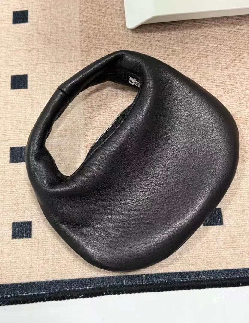 aeta ワンショルダーバッグ　黒 レザーハンドバッグ