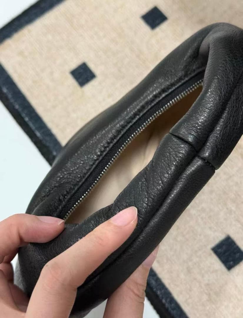 aeta ワンショルダーバッグ　黒 レザーハンドバッグ