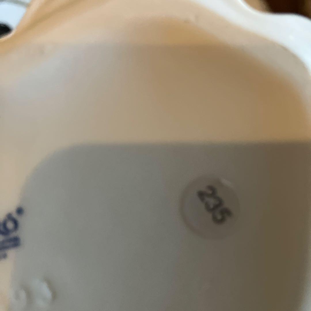 リヤドロ　仔犬を抱く貴婦人