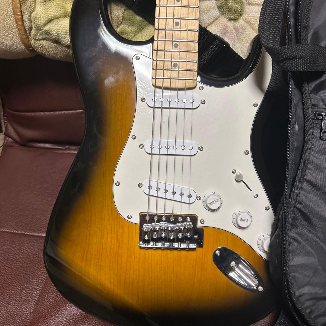 メイビス mavis　エレキギター 　ストラトキャスター