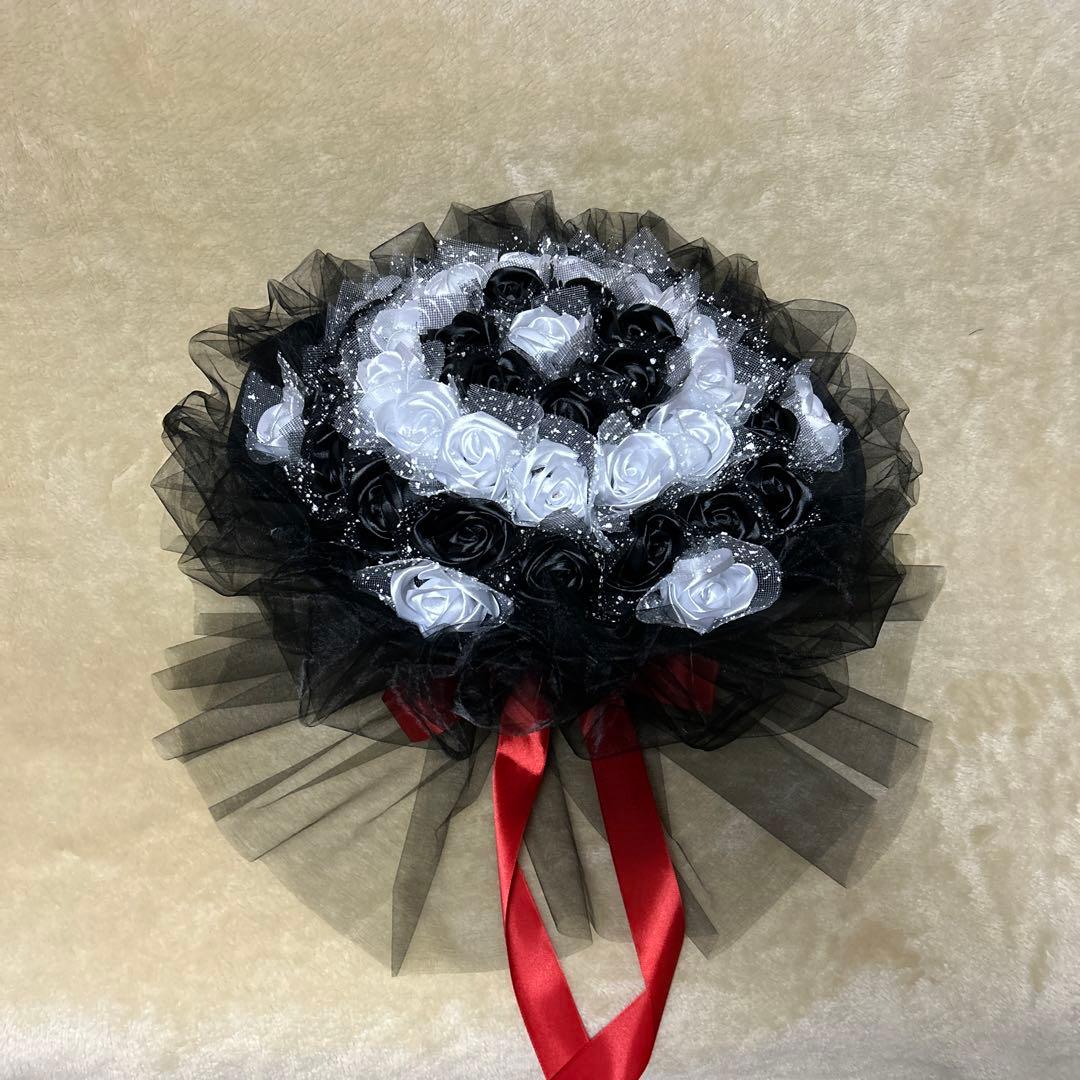 44本白黒バラブーケ　枯れない薔薇 プレゼント お祝い 特別な日 特別な人