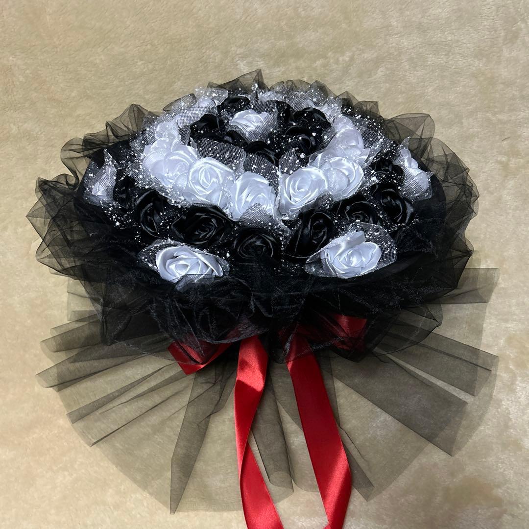 44本白黒バラブーケ　枯れない薔薇 プレゼント お祝い 特別な日 特別な人
