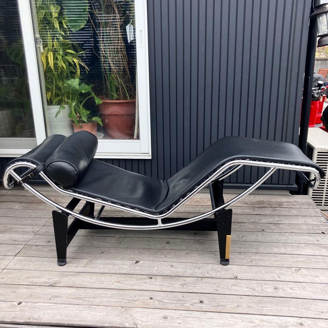 ル・コルビュジエ シェーズロング 本革 LC4 リクライニングソファ ベッド