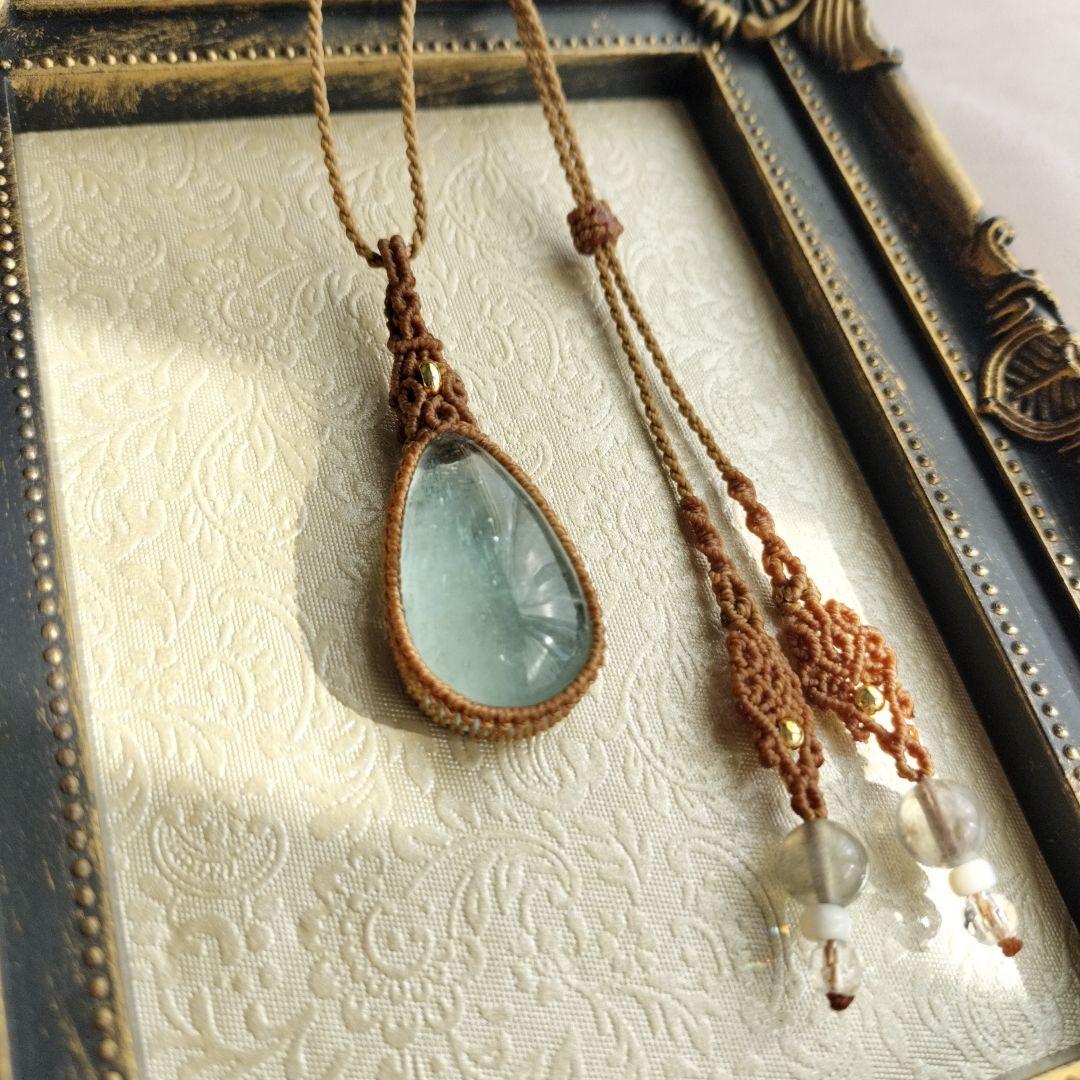 アクアマリン　マクラメ編みネックレス