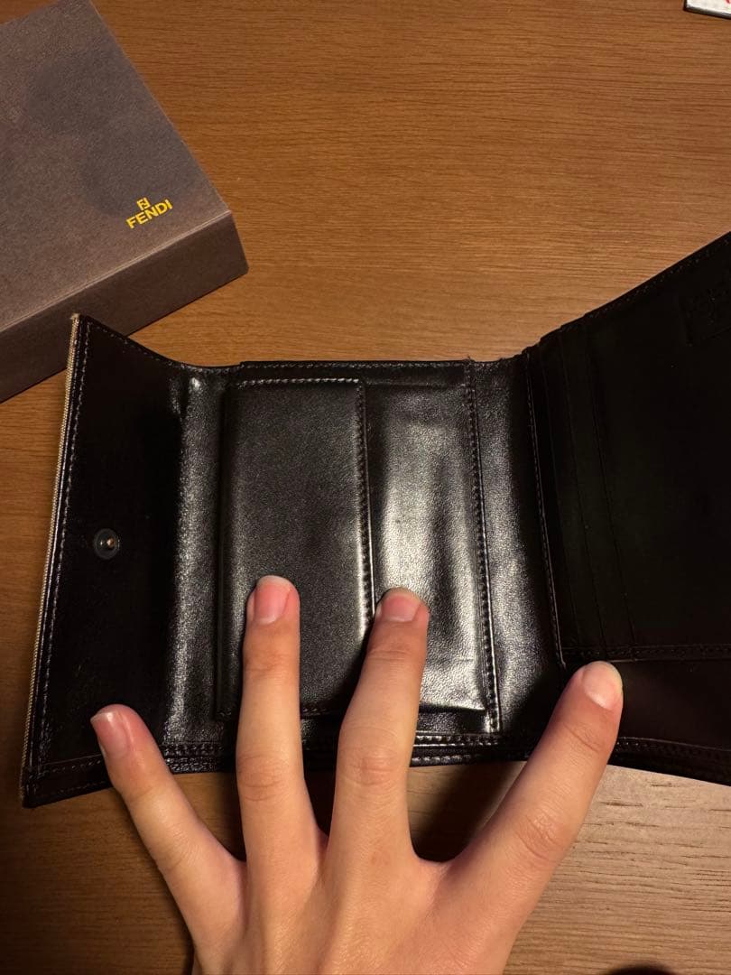 FENDI財布 (箱付き)