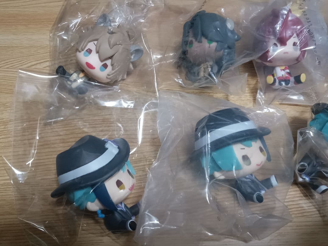 ツイステッドワンダーランド　デフォルメフィギュア