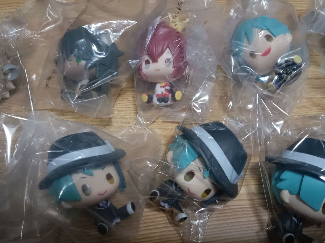 ツイステッドワンダーランド　デフォルメフィギュア