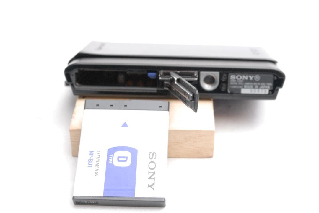 SONY CyberShot DSC-T900 (良品）