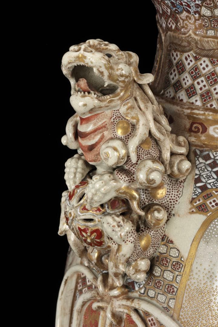 極上薩摩焼　薩摩　壺　古美術品獅子 香炉 飾壺 陶器 骨董 古美術 アート 花瓶